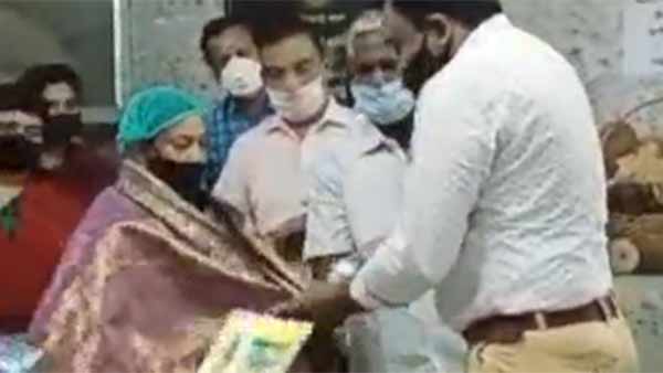 Amma unavagam employees get facilitate in Theni District for their super service Amma unavagam employees get facilitate in Theni District for their super service