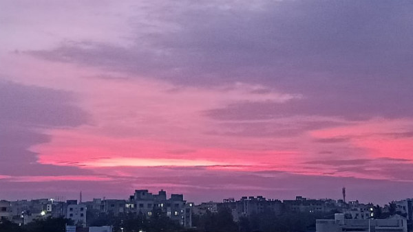 After Cyclone Amphan Passes, Bhubaneswar Sky Turned Pink And Purple After Cyclone Amphan Passes, Bhubaneswar Sky Turned Pink And Purple