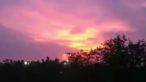 After Cyclone Amphan Passes, Bhubaneswar Sky Turned Pink And Purple After Cyclone Amphan Passes, Bhubaneswar Sky Turned Pink And Purple