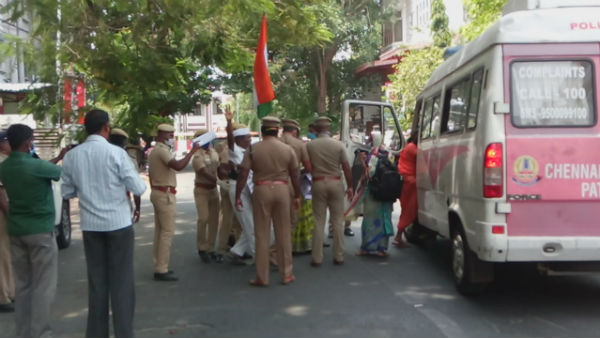 desiya makkal katchi cadres protest before the tn bjp office desiya makkal katchi cadres protest before the tn bjp office