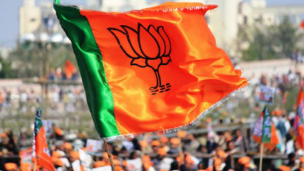 desiya makkal katchi cadres protest before the tn bjp office desiya makkal katchi cadres protest before the tn bjp office
