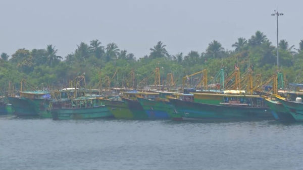 Fishermen are preparing for fishing in Puducherry Fishermen are preparing for fishing in Puducherry