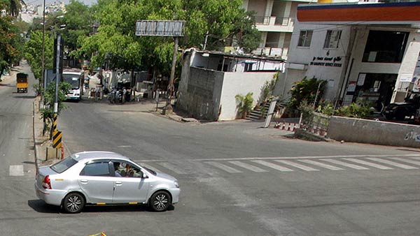 வாடகை கார்களுக்கு அனுமதி