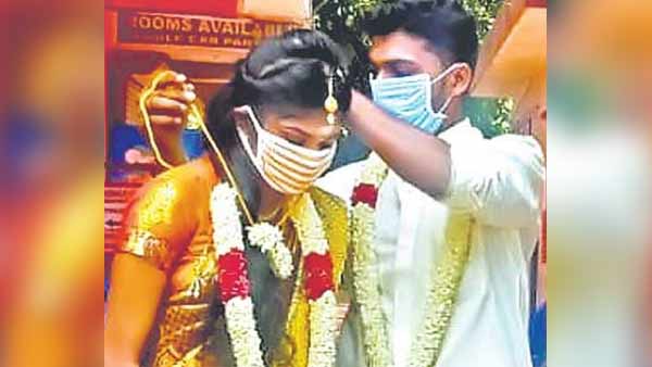 coronavirus: couple married marriage in state border due to not getting e pass coronavirus: couple married marriage in state border due to not getting e pass
