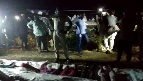 Andhra Pradesh: Nine electrocuted as tractor carrying workers hits electric pole in Prakasam district Andhra Pradesh: Nine electrocuted as tractor carrying workers hits electric pole in Prakasam district