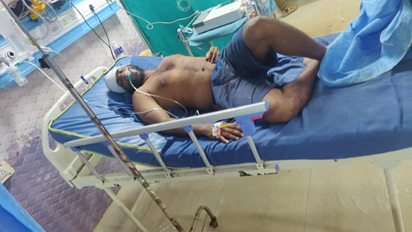 Kaduvetti Gurus son attacked by miscreants Kaduvetti Gurus son attacked by miscreants