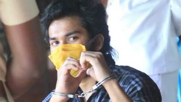 விலகல்
