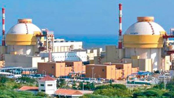 Migrant workers attacked police securities in Kudankulam Power plant Migrant workers attacked police securities in Kudankulam Power plant