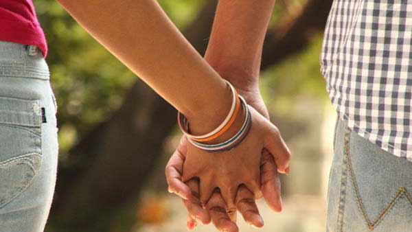 சிரிக்க சிரிக்க பேசுங்க