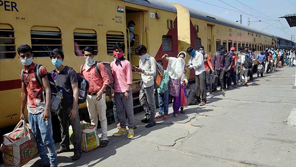 Karnataka CM BS Yeddyurappa takes u turn on migrant workers train operation Karnataka CM BS Yeddyurappa takes u turn on migrant workers train operation