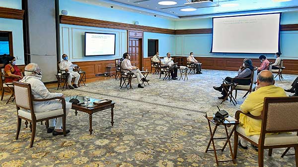 அதிகாரிகள் பங்கேற்பு