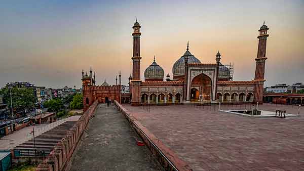 Coronavirus lockdown: Muslims celebrate Eid al Fitr Coronavirus lockdown: Muslims celebrate Eid al Fitr
