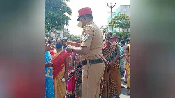 In Puducherry, the womens on a protest against the banks In Puducherry, the womens on a protest against the banks