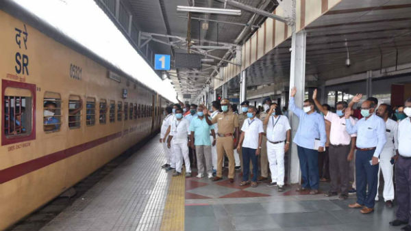 Deportation of 1,425 migrants to bihar from Trichy and Perambalur districts Deportation of 1,425 migrants to bihar from Trichy and Perambalur districts