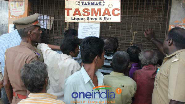 பாம்பும் சாகாமல்