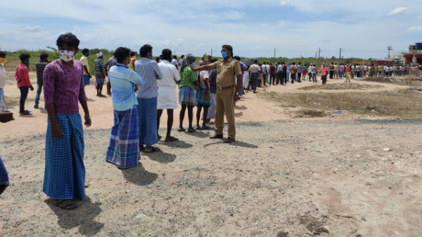 An elderly man who bought liquor standing in queue died of heat An elderly man who bought liquor standing in queue died of heat