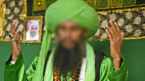 MP Priest aslam baba treated coronavirus by kissing peoples died for infection MP Priest aslam baba treated coronavirus by kissing peoples died for infection