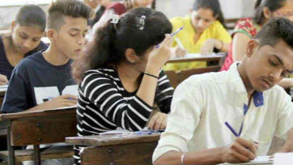 கல்லூரி தேர்வு ரத்து பற்றி ஆலோசனை
