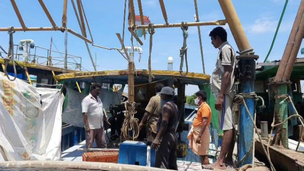 Fishermen in Puducherry did not go to sea for fishing Fishermen in Puducherry did not go to sea for fishing