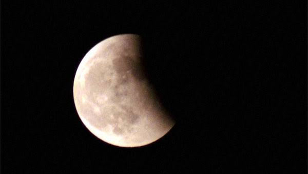 Chandra grahanam 2020: Dos and Donts for pregnant women Lunar Eclipse Chandra grahanam 2020: Dos and Donts for pregnant women Lunar Eclipse