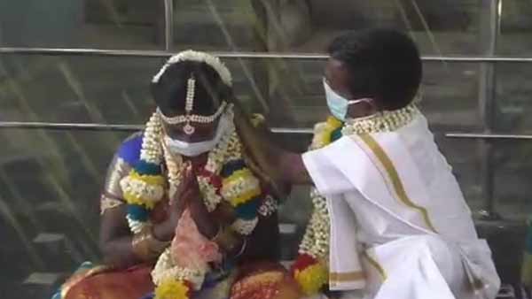 3 feet tall couple married near nagai, this video becomes viral on socials 3 feet tall couple married near nagai, this video becomes viral on socials