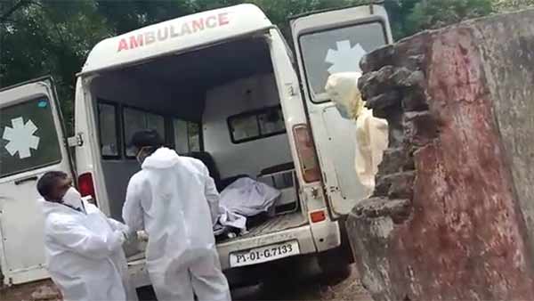 Mishandling of the Coronavirus infected person body in Puducherry goes viral Mishandling of the Coronavirus infected person body in Puducherry goes viral