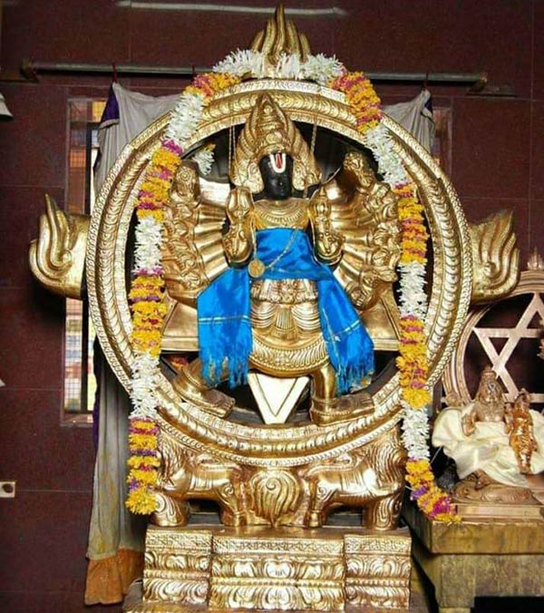 Srirangam chakrathazhwar aani Tirumanjanam Srirangam chakrathazhwar aani Tirumanjanam