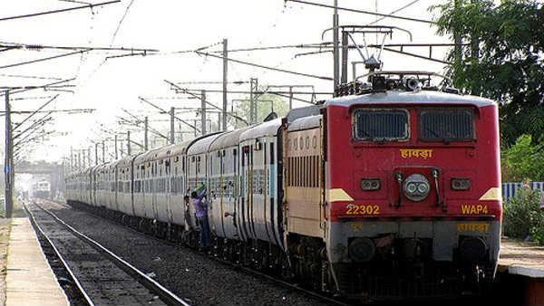 மெட்ரோ ரயில் / மின்சார ரயில்.