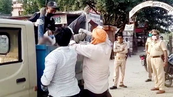 coronavirus: UP mans dead body taken in garbage van, viral video coronavirus: UP mans dead body taken in garbage van, viral video
