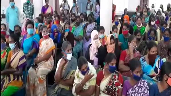 100 more women protest in sathyamangalam taluk office over micro finance loan issue 100 more women protest in sathyamangalam taluk office over micro finance loan issue