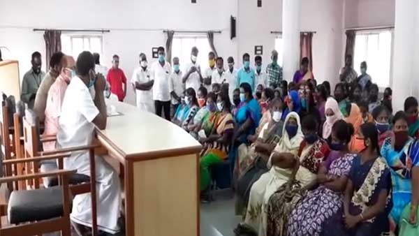 100 more women protest in sathyamangalam taluk office over micro finance loan issue 100 more women protest in sathyamangalam taluk office over micro finance loan issue