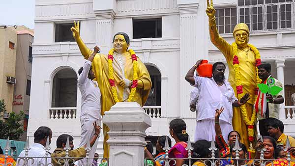 ஆட்கள் வளைப்பில் திமுக- பாஜக