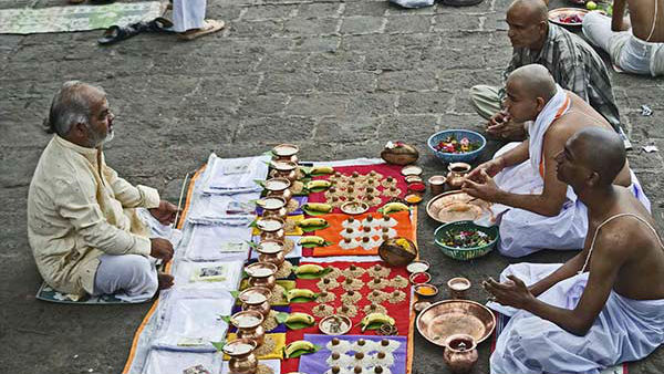 எந்த நாளில் முன்னோர்களை வணங்கலாம்