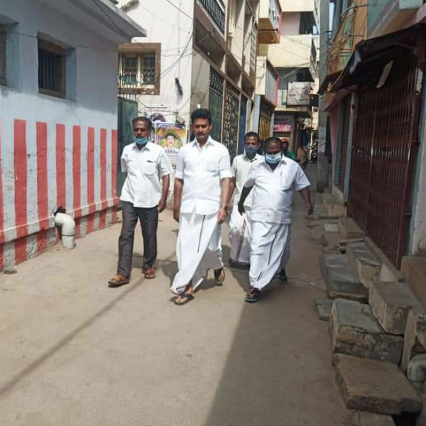 anbil mahesh mla provide rice and vegtables to poor anbil mahesh mla provide rice and vegtables to poor