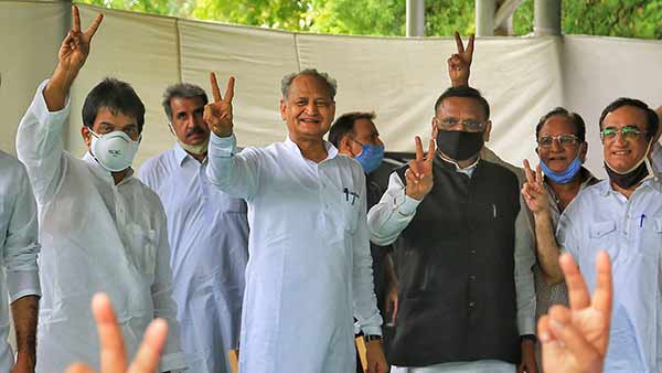 Sachin Pilot and Ashok Gehlot: Congress MLA meet to take place for the second day today Sachin Pilot and Ashok Gehlot: Congress MLA meet to take place for the second day today