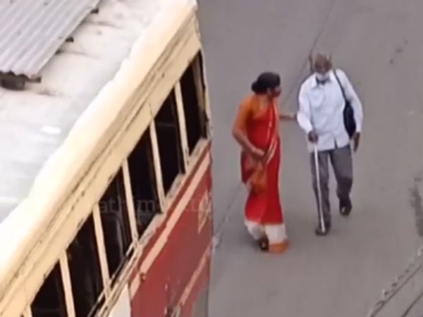 kerala woman stopped the city bus for physically challenged man, viral video kerala woman stopped the city bus for physically challenged man, viral video