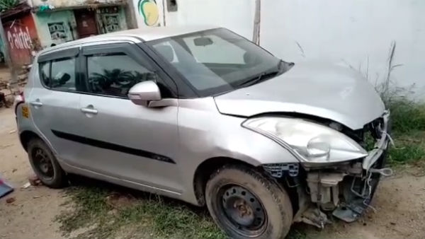 காருக்குள் குழந்தைகள்