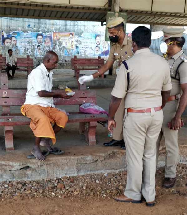 Chennai Parangi Malai Deputy Commissioner Prabhakar helps poor people Chennai Parangi Malai Deputy Commissioner Prabhakar helps poor people