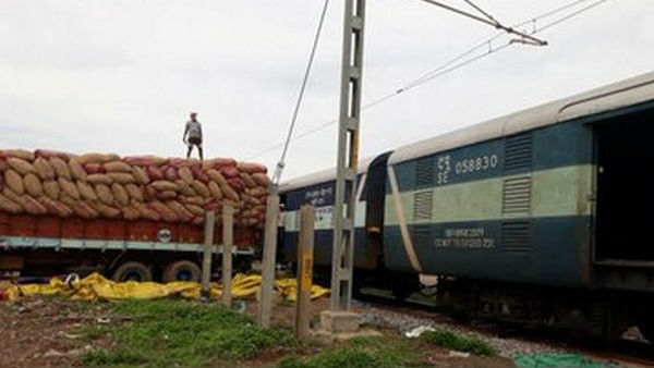 Special Parcel train with Dry Chillies from Andhra to Bangladesh Special Parcel train with Dry Chillies from Andhra to Bangladesh Special Parcel train with Dry Chillies from Andhra to Bangladesh Special Parcel train with Dry Chillies from Andhra to Bangladesh