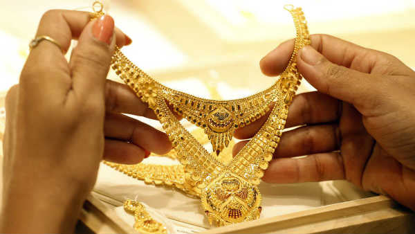 Gold price hikes in Chennai and it sale upto Rs 38,280 per sovereign Gold price hikes in Chennai and it sale upto Rs 38,280 per sovereign