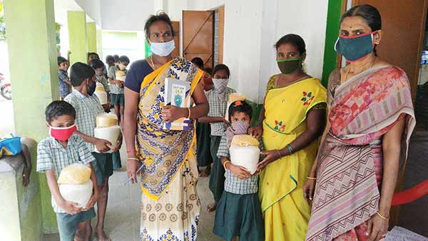 COVID-19: Mid-day meals to children Jothinagar School teachers distribution COVID-19: Mid-day meals to children Jothinagar School teachers distribution