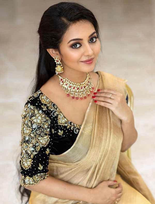 ரொம்ப விரும்பத்தக்க பெண்