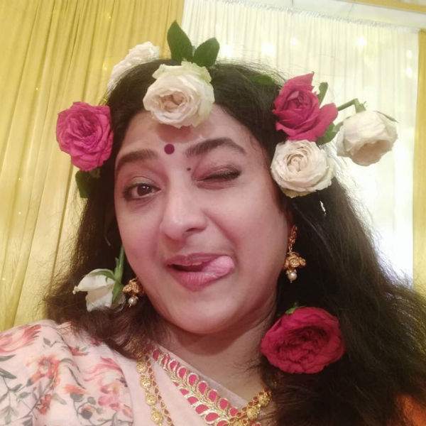 அழகில் டஃப் போட்டி