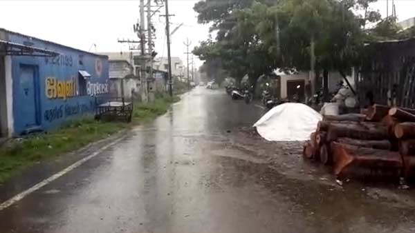 Heavy rains continued in various parts of Chennai Heavy rains continued in various parts of Chennai