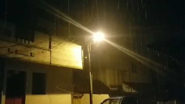 Heavy rains continued in various parts of Chennai Heavy rains continued in various parts of Chennai