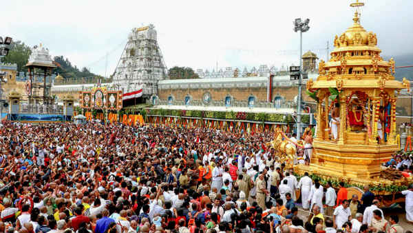 Tirupati Temple Priests Test Covid Positive - TTD Refuses To Stop Public Darshans Tirupati Temple Priests Test Covid Positive - TTD Refuses To Stop Public Darshans