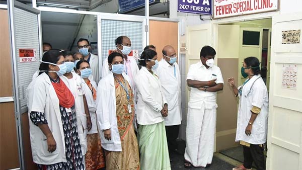 நர்ஸ்களின் சிறப்பான பணி