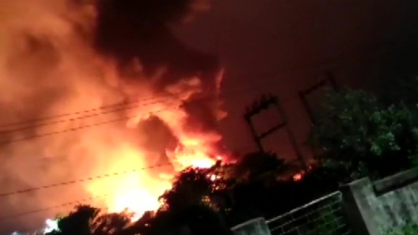 A massive fire engulfs chemical plant in Visakhapatnam A massive fire engulfs chemical plant in Visakhapatnam
