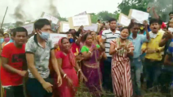 A girl child rape and murder erupted protest and riot in West Bengal A girl child rape and murder erupted protest and riot in West Bengal