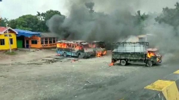 A girl child rape and murder erupted protest and riot in West Bengal A girl child rape and murder erupted protest and riot in West Bengal